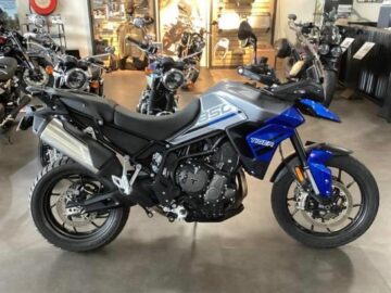 TRIUMPH XRX 800
