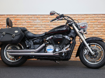 YAMAHA XVS1300A